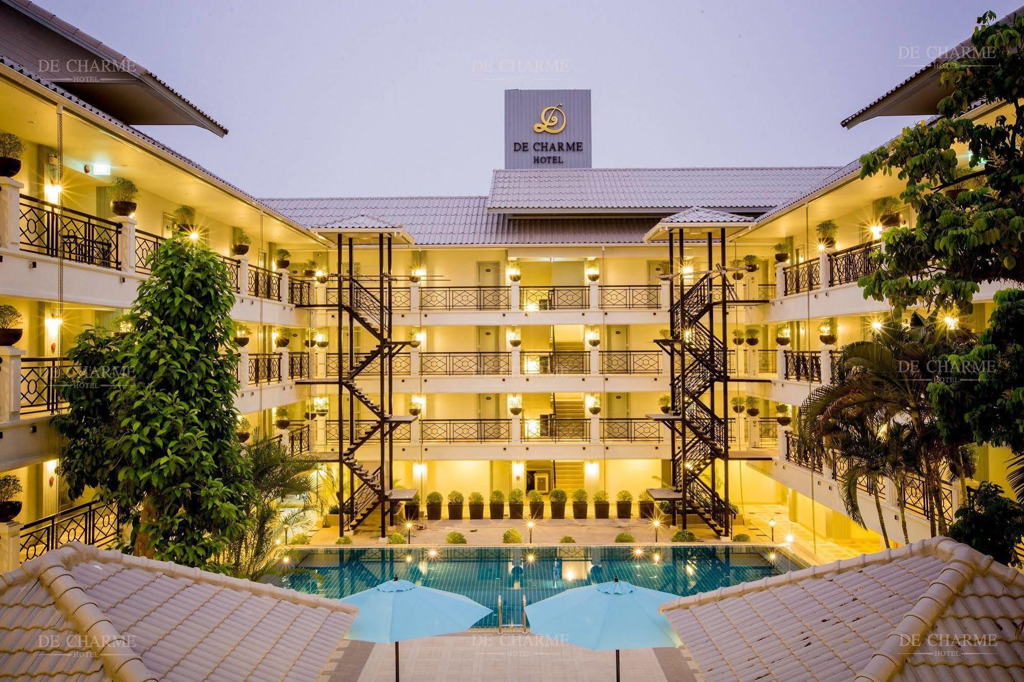 Decharme Hotel Чиангмай Екстериор снимка