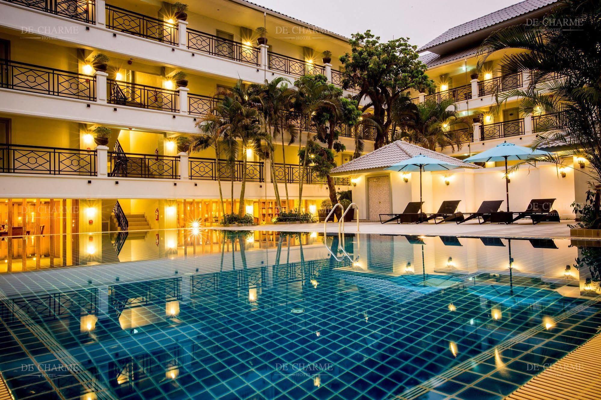 Decharme Hotel Чиангмай Екстериор снимка
